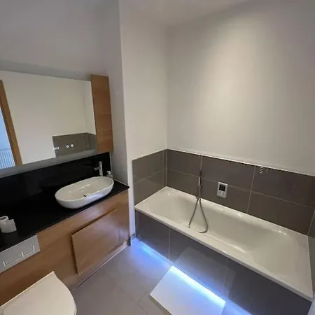 Modern 2 Bed Flat With Balcony Apartment Southend-on-Sea Exterior photo