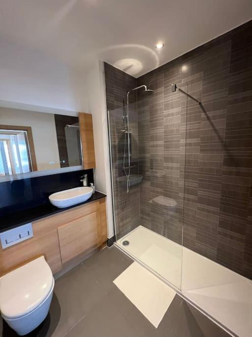 Apartment Modern 2 Bed Flat With Balcony Southend-on-Sea